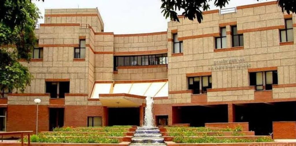 Indian Institute Of Technology [IIT] ; Kanpur , Uttarpradesh , India.